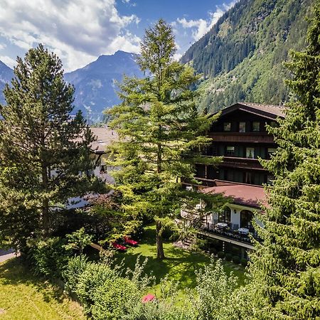 Aparthotel Landhaus St. Joseph Mayrhofen Exterior photo