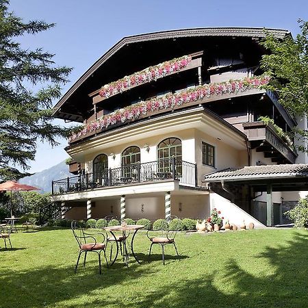 Aparthotel Landhaus St. Joseph Mayrhofen Exterior photo
