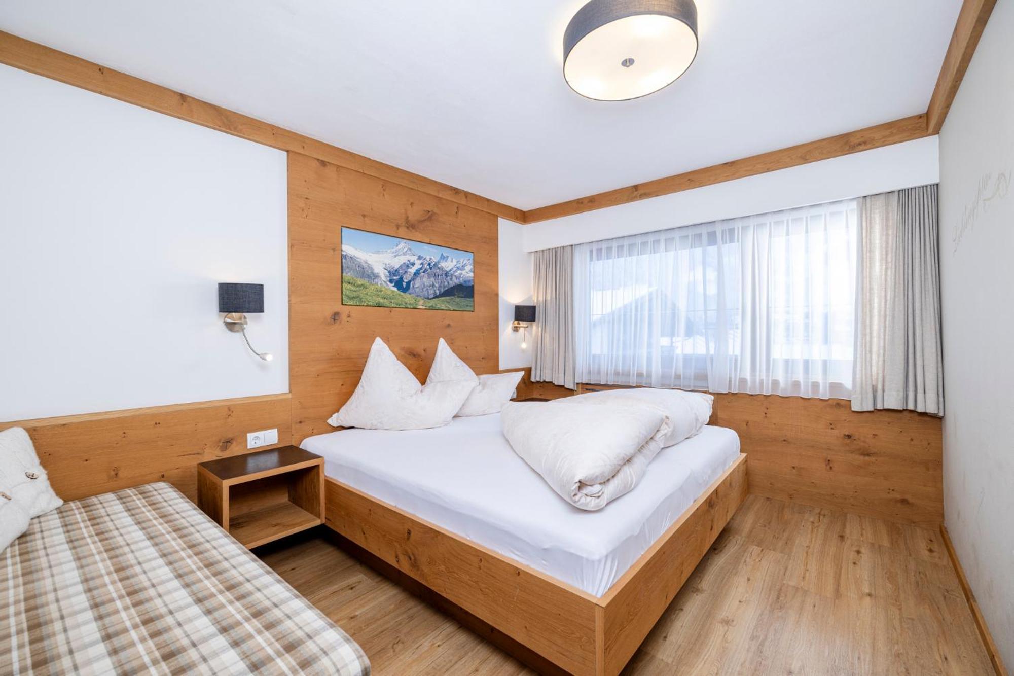 Aparthotel Landhaus St. Joseph Mayrhofen Exterior photo