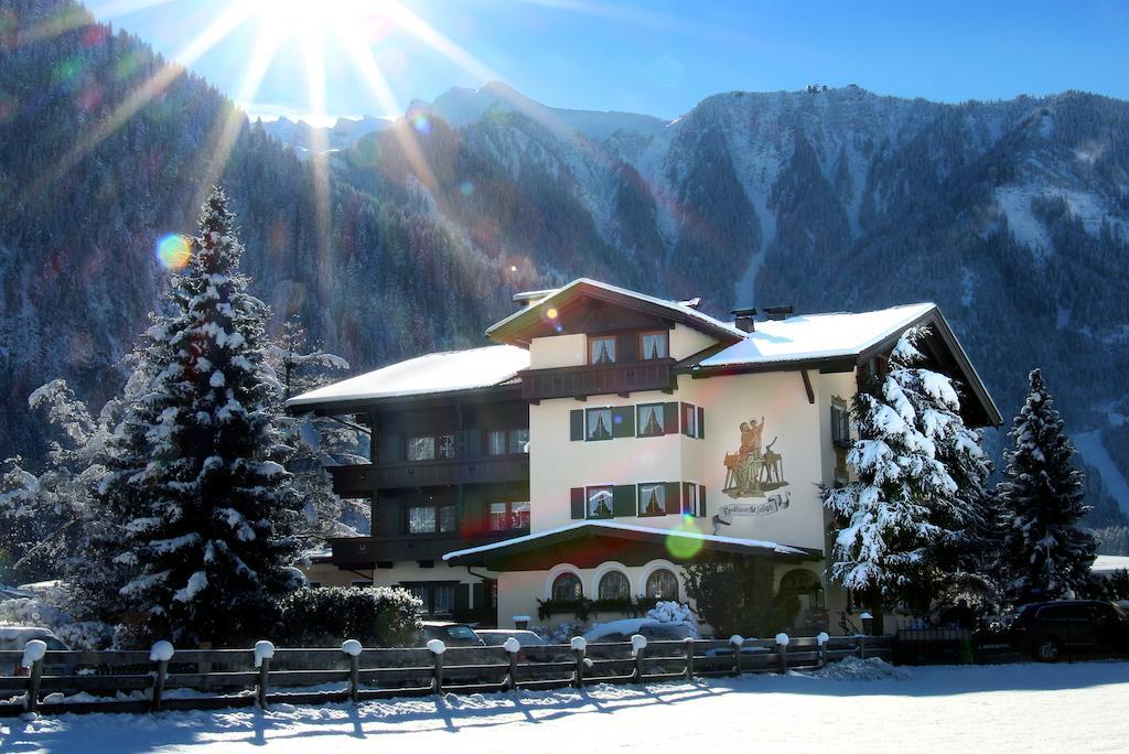 Aparthotel Landhaus St. Joseph Mayrhofen Exterior photo